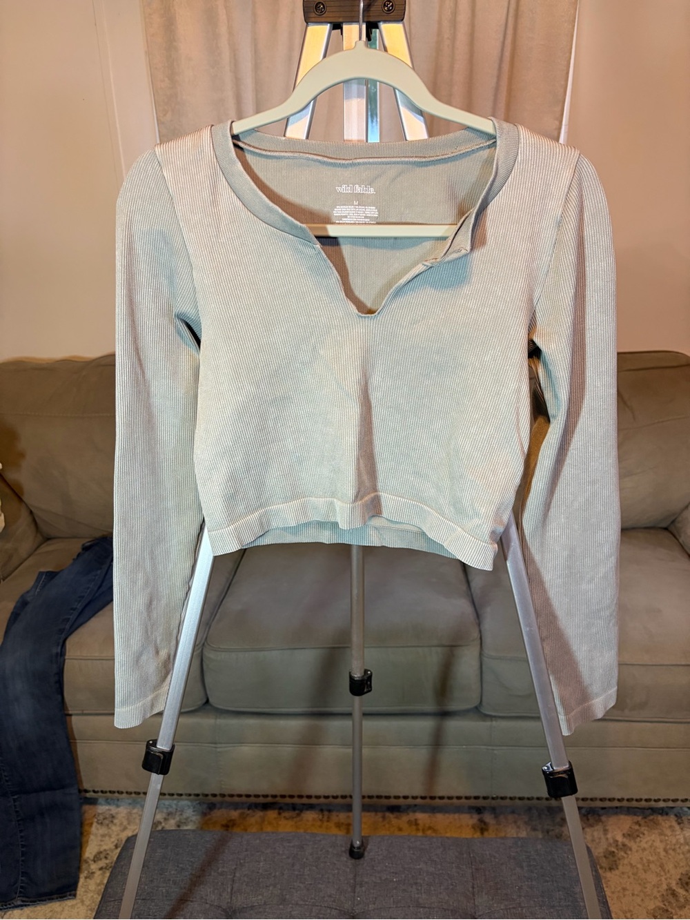 wild fable Light Gray Ribbed V-Notch Long Sleeve Crop Top